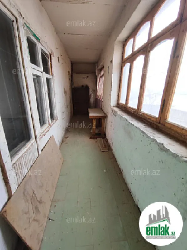 Satılır 4 otaqlı köhnə tikili 81 m²