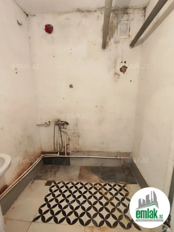 Satılır 4 otaqlı köhnə tikili 81 m²