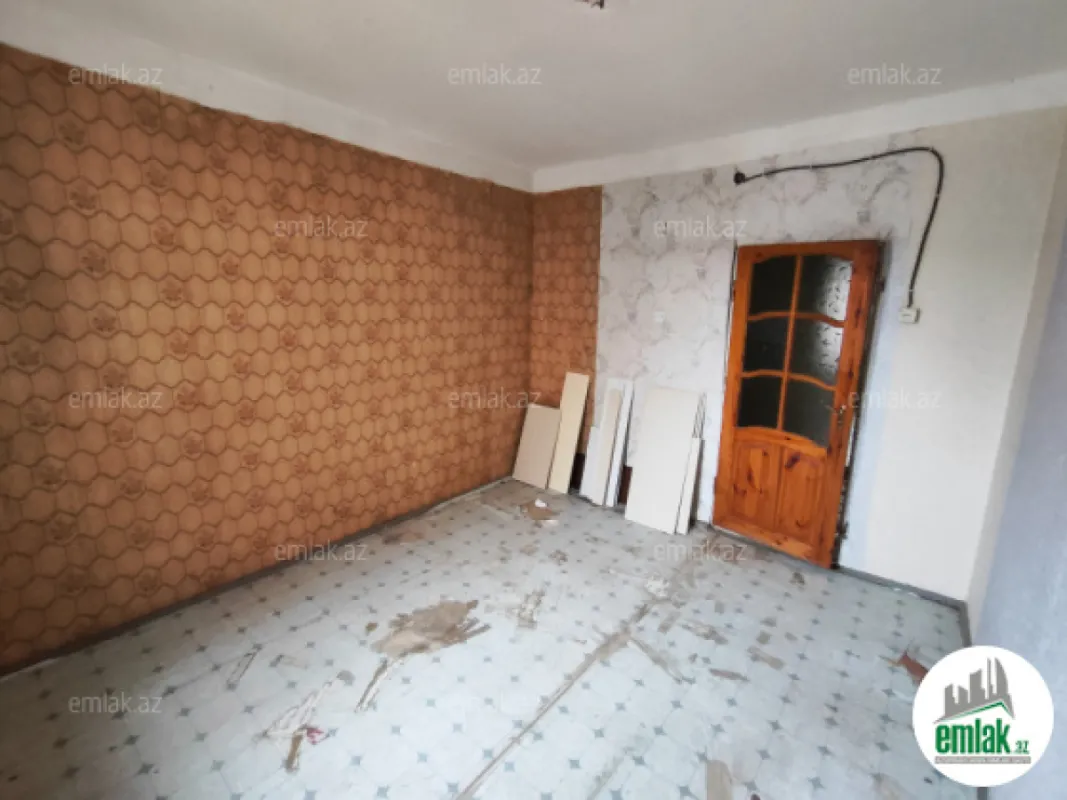 Satılır 4 otaqlı köhnə tikili 81 m²