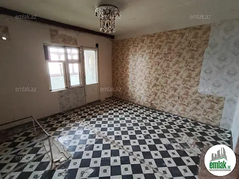 Satılır 4 otaqlı köhnə tikili 81 m²