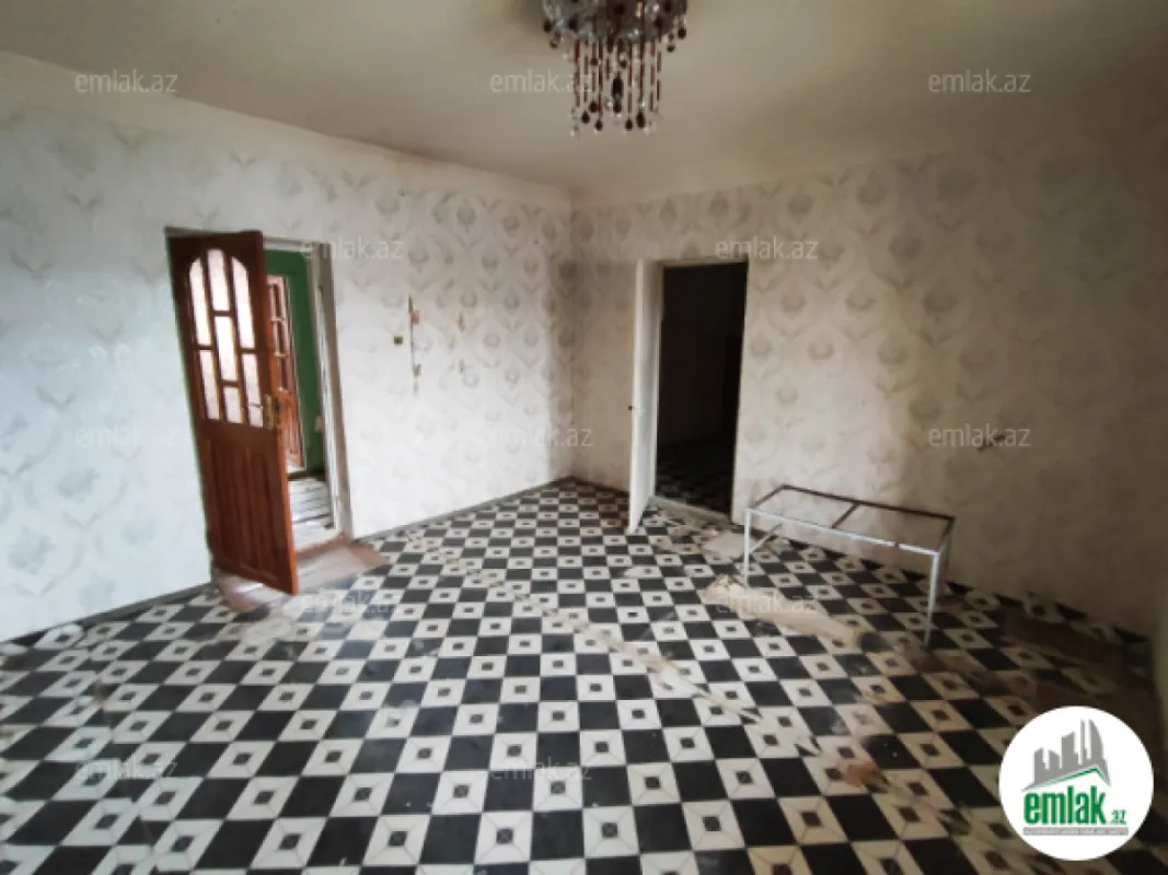 Satılır 4 otaqlı köhnə tikili 81 m²