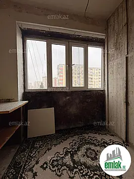 Satılır 4 otaqlı köhnə tikili 100 m²