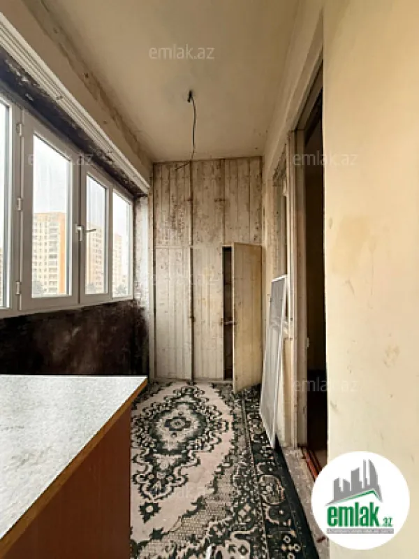 Satılır 4 otaqlı köhnə tikili 100 m²