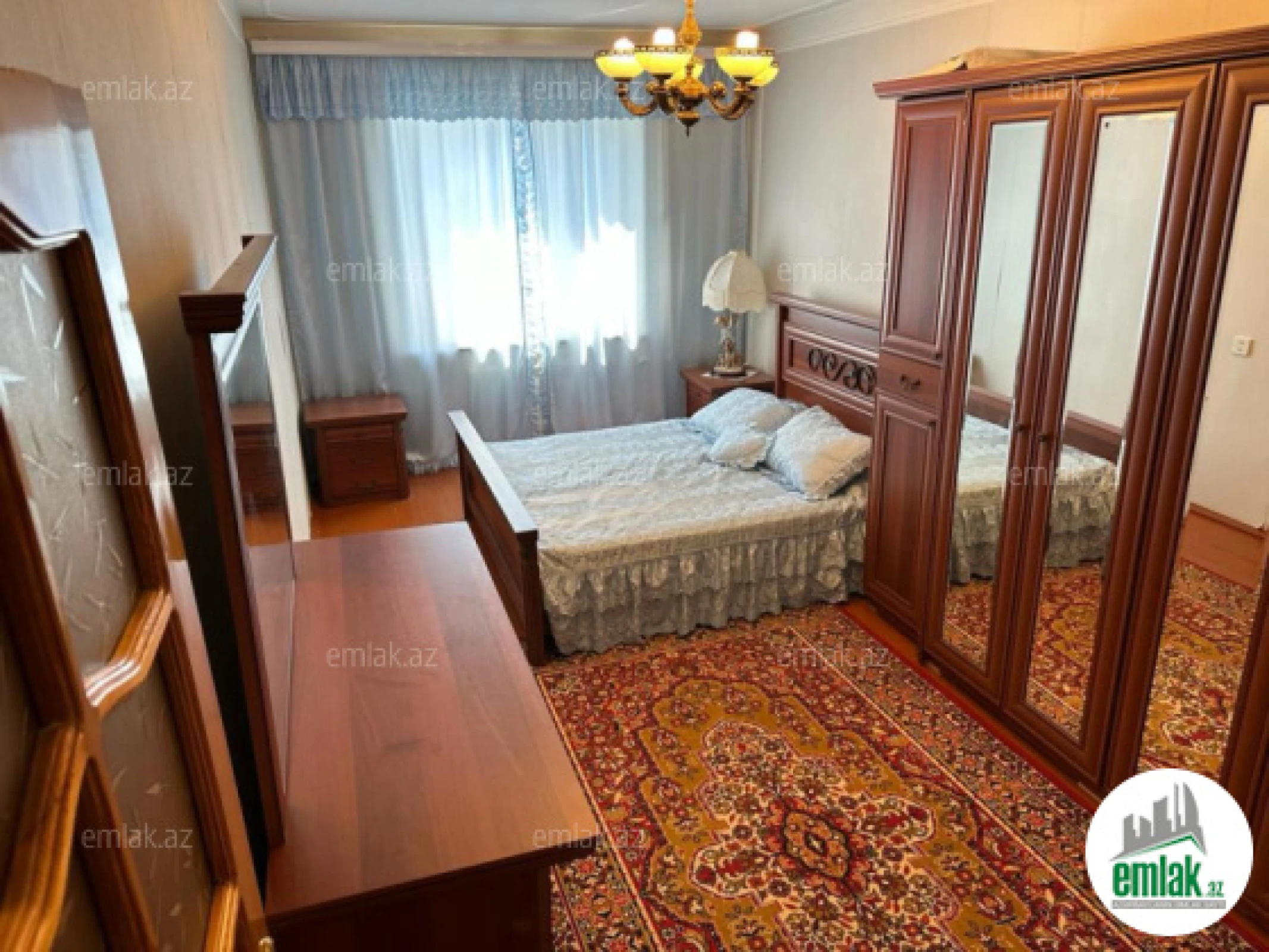 Satılır 4 otaqlı köhnə tikili 100 m²