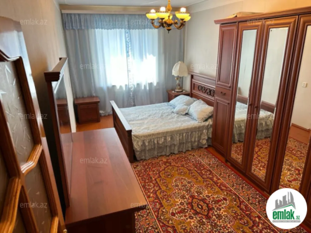 Satılır 4 otaqlı köhnə tikili 100 m²