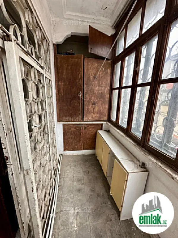 Satılır 3 otaqlı köhnə tikili 85 m²