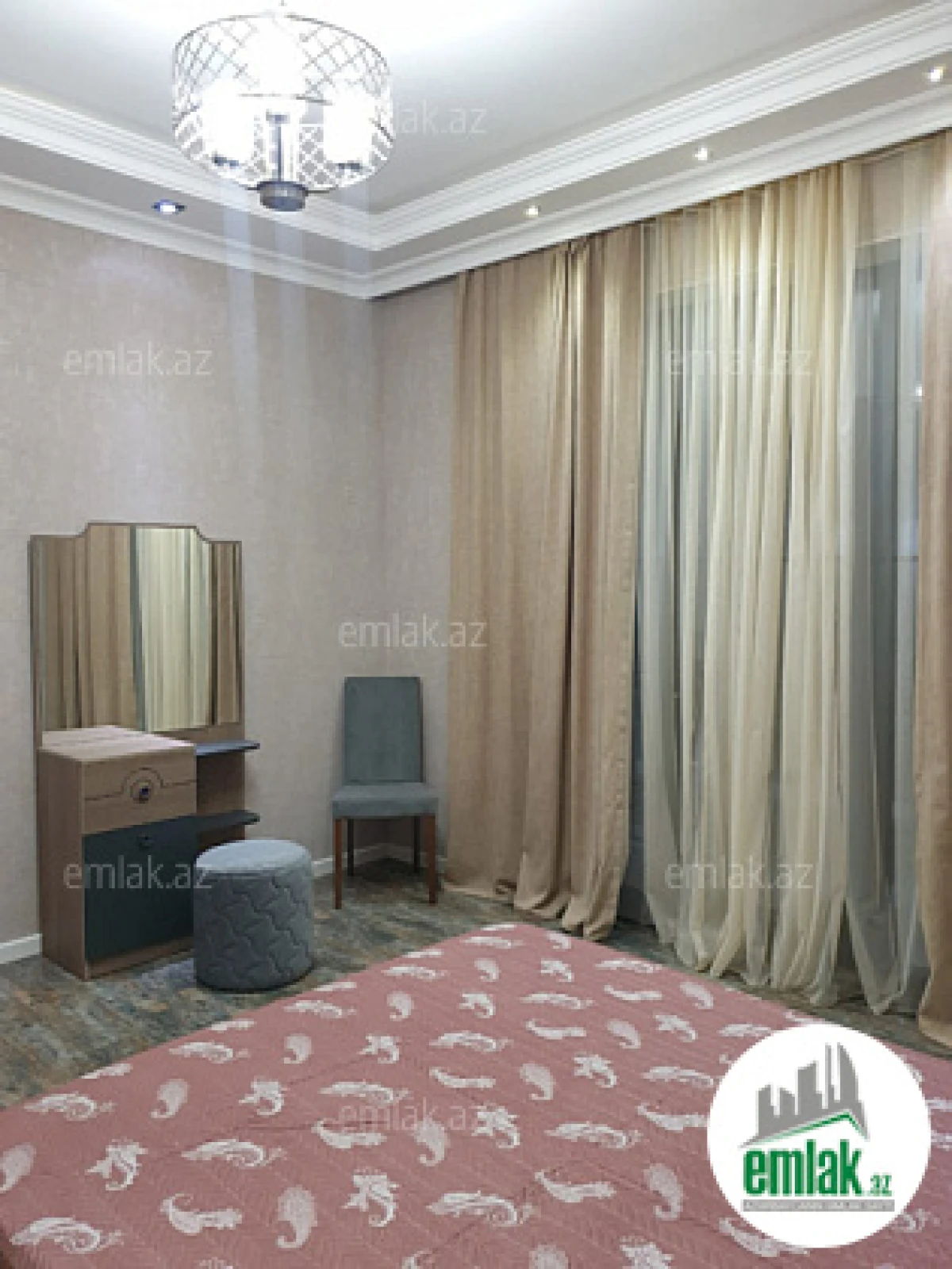 Satılır 6 otaqlı həyət evi 260 m²