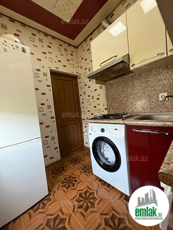 Satılır 3 otaqlı köhnə tikili 75 m²