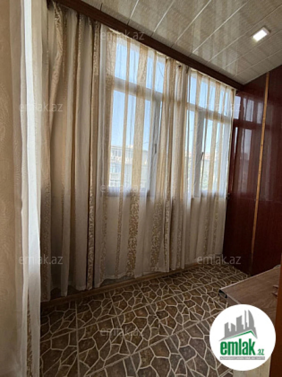 Satılır 3 otaqlı köhnə tikili 75 m²