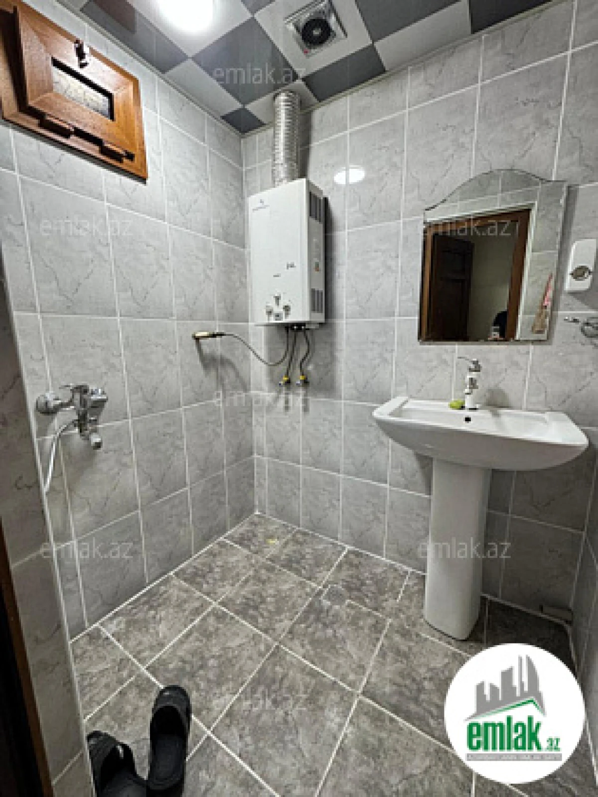 Satılır 2 otaqlı köhnə tikili 60 m²