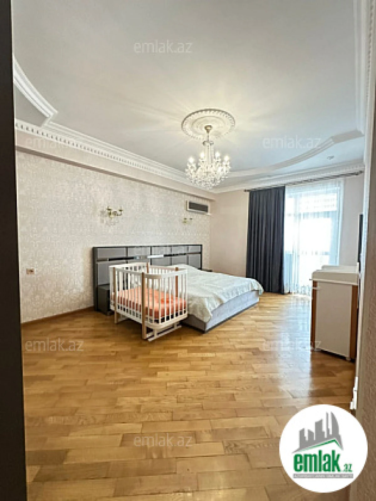 Satılır 4 otaqlı yeni tikili 4 m²