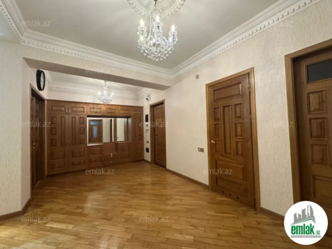 Satılır 4 otaqlı yeni tikili 4 m²