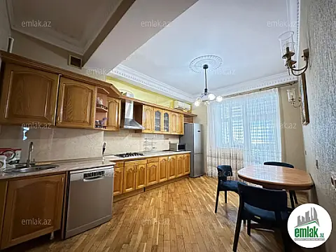 Satılır 4 otaqlı yeni tikili 4 m²