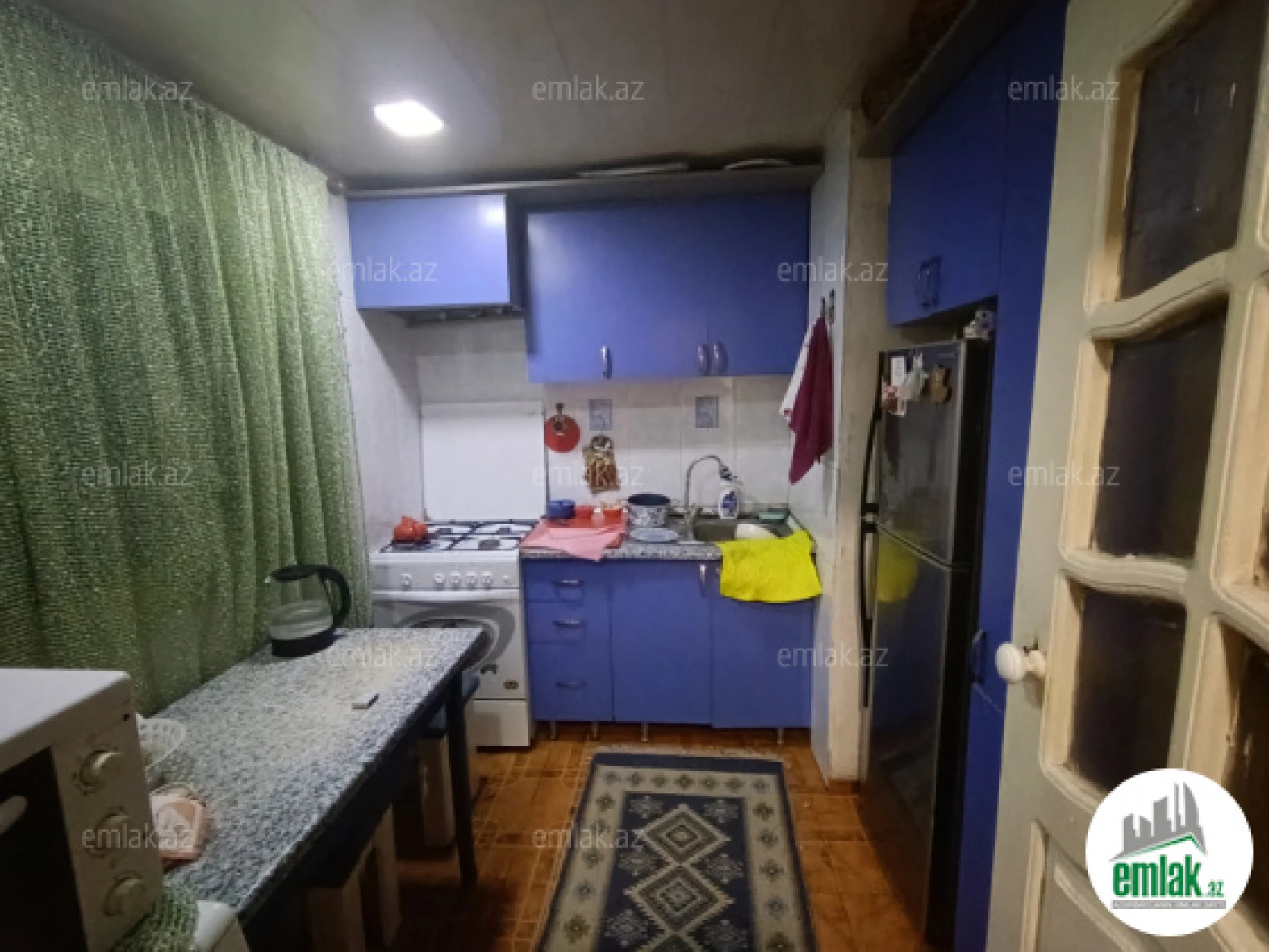 Satılır 2 otaqlı köhnə tikili 75 m²