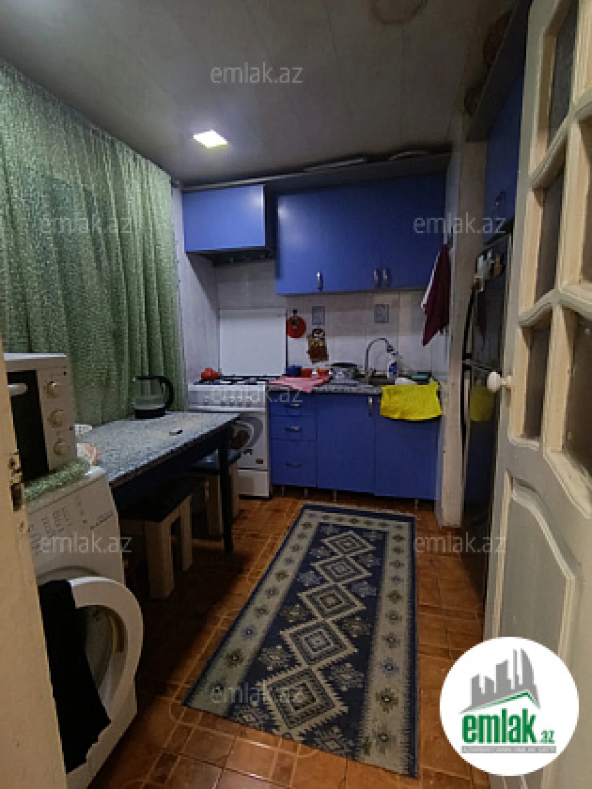 Satılır 2 otaqlı köhnə tikili 75 m²
