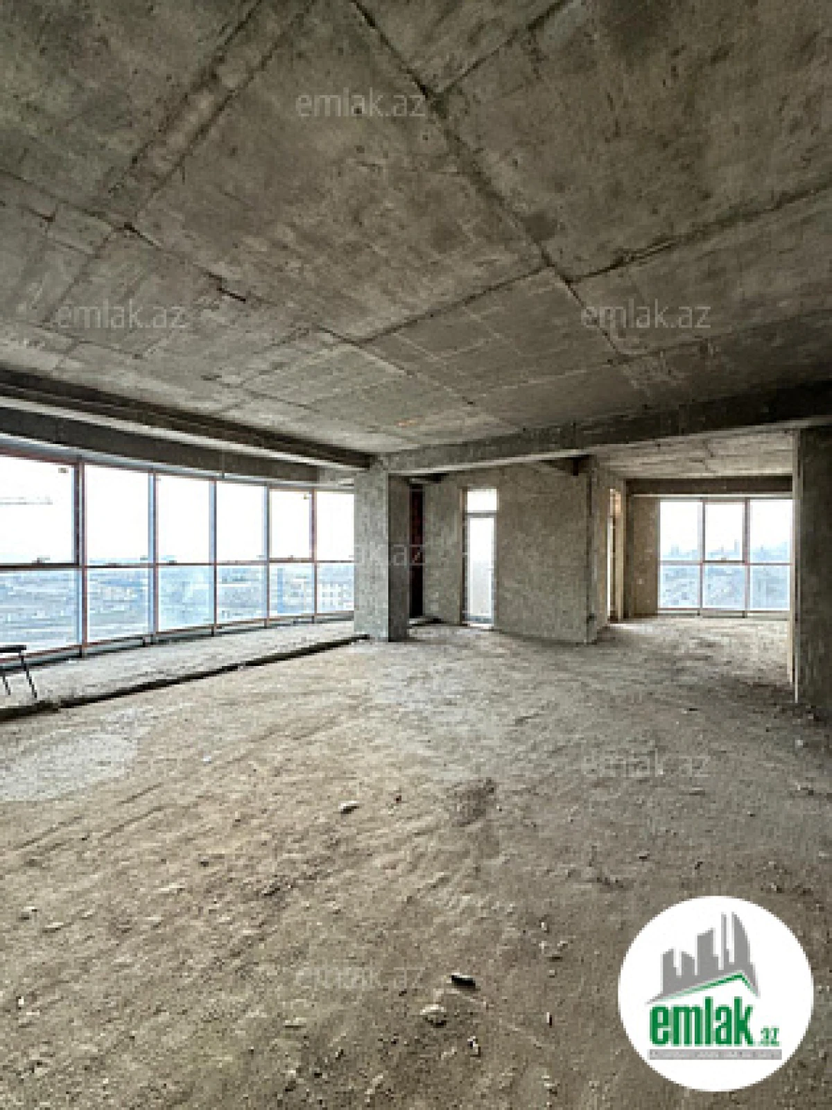 Satılır 4 otaqlı yeni tikili 200 m²