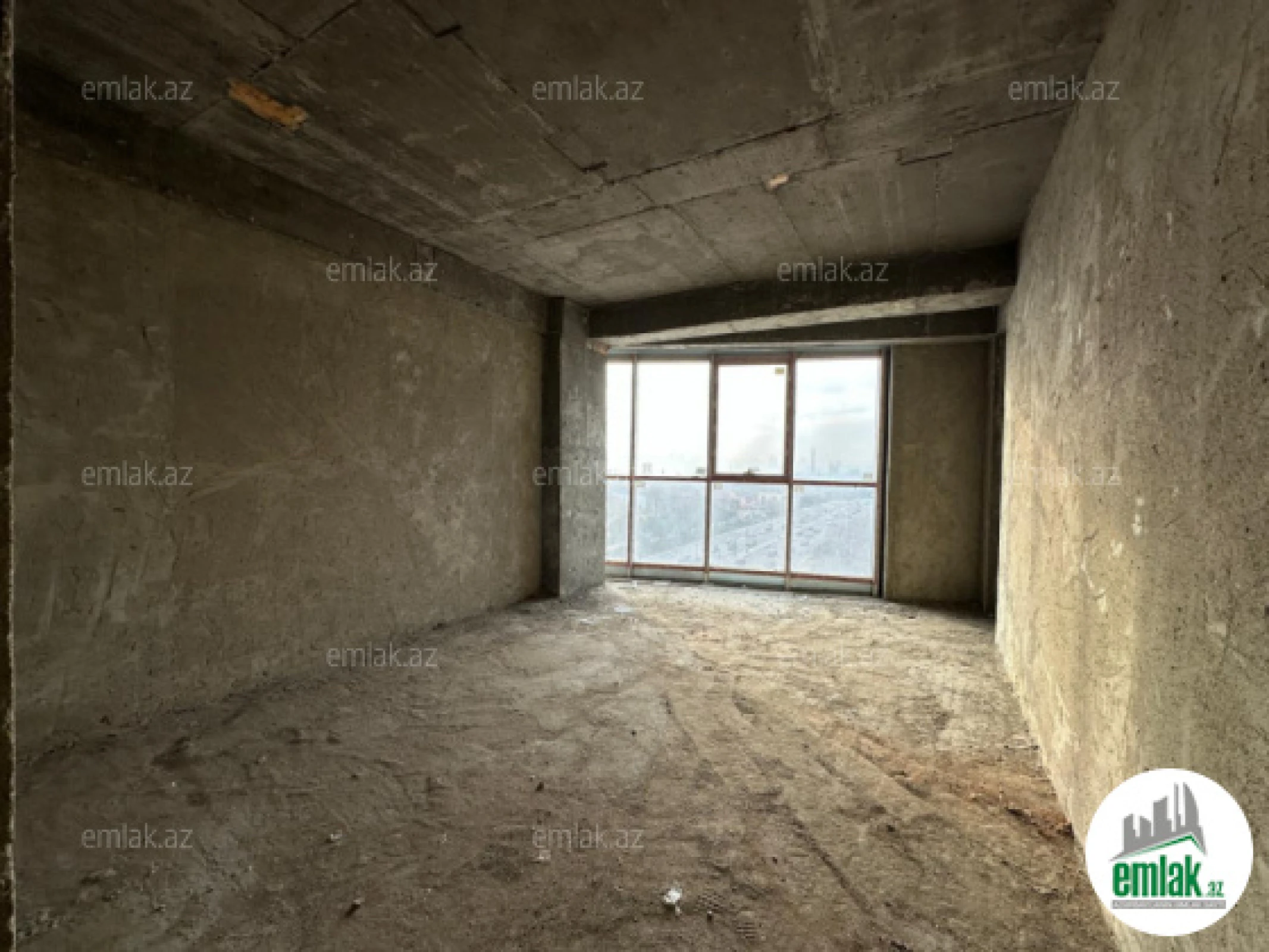 Satılır 4 otaqlı yeni tikili 200 m²