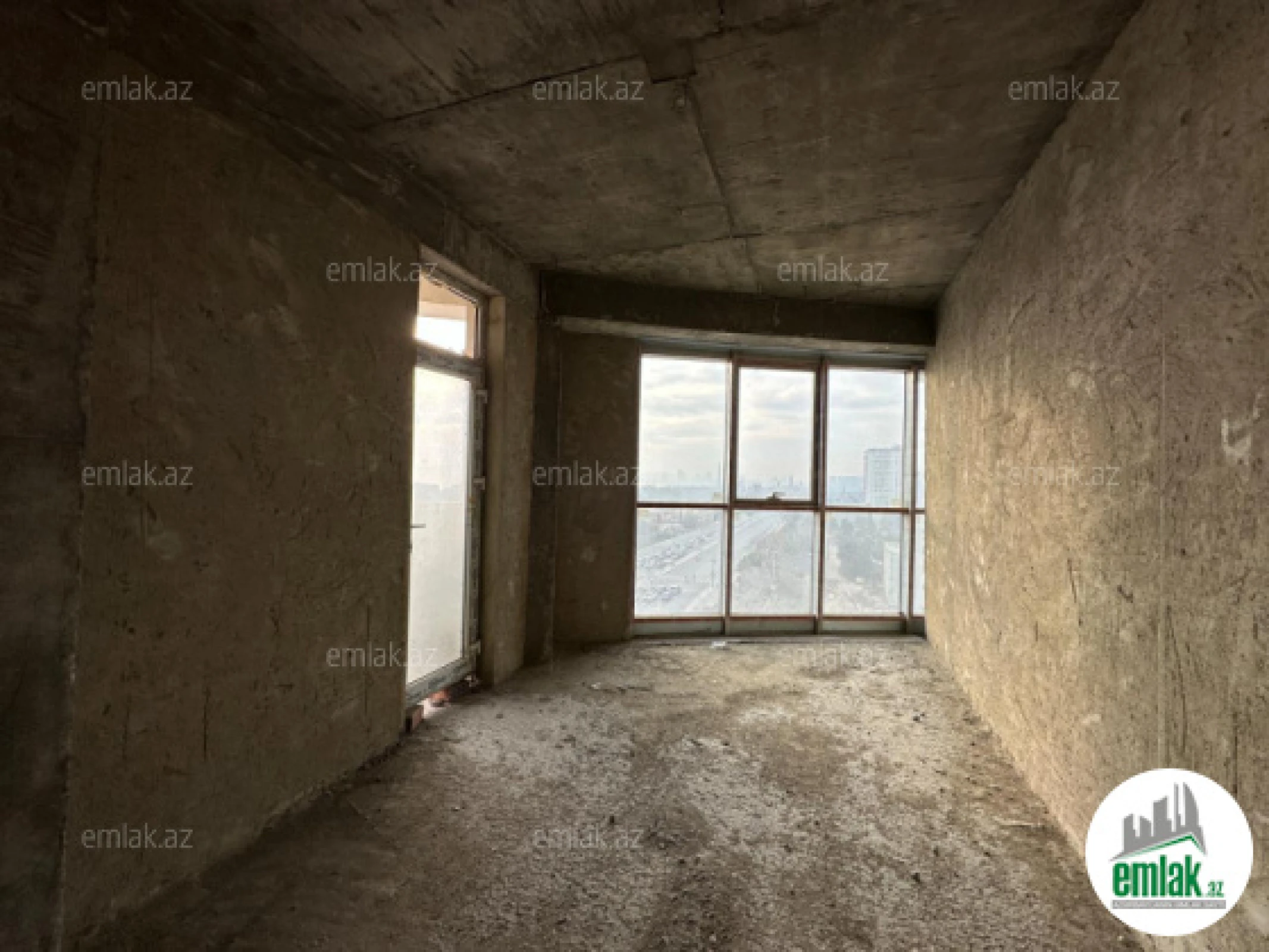 Satılır 4 otaqlı yeni tikili 200 m²