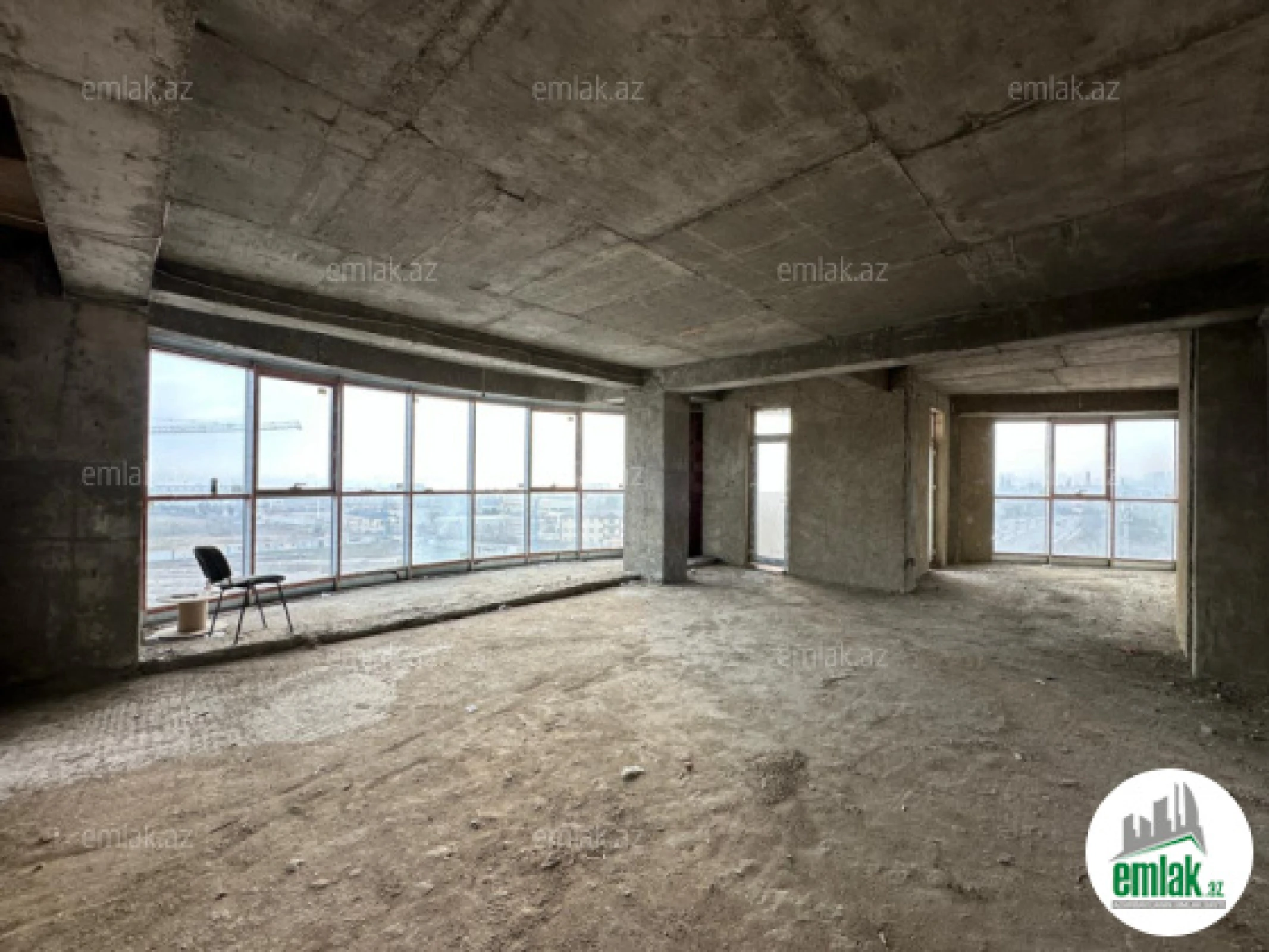 Satılır 4 otaqlı yeni tikili 200 m²