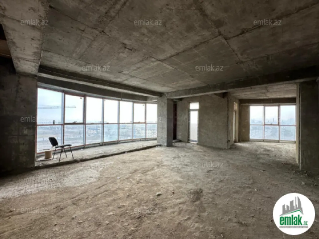 Satılır 4 otaqlı yeni tikili 200 m²