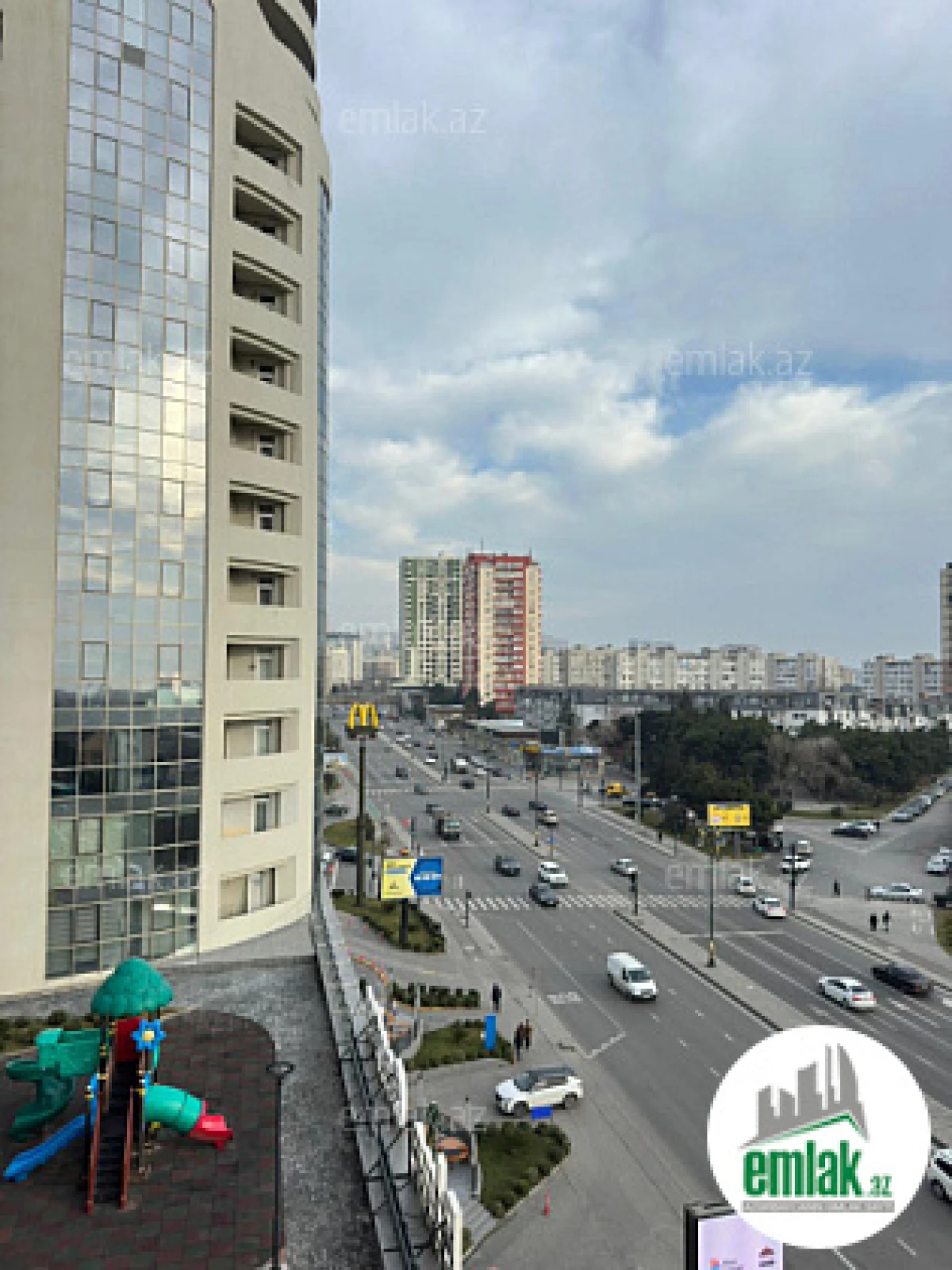 Satılır 4 otaqlı yeni tikili 200 m²