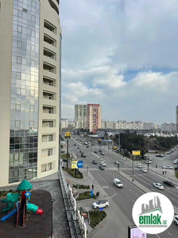 Satılır 4 otaqlı yeni tikili 200 m²