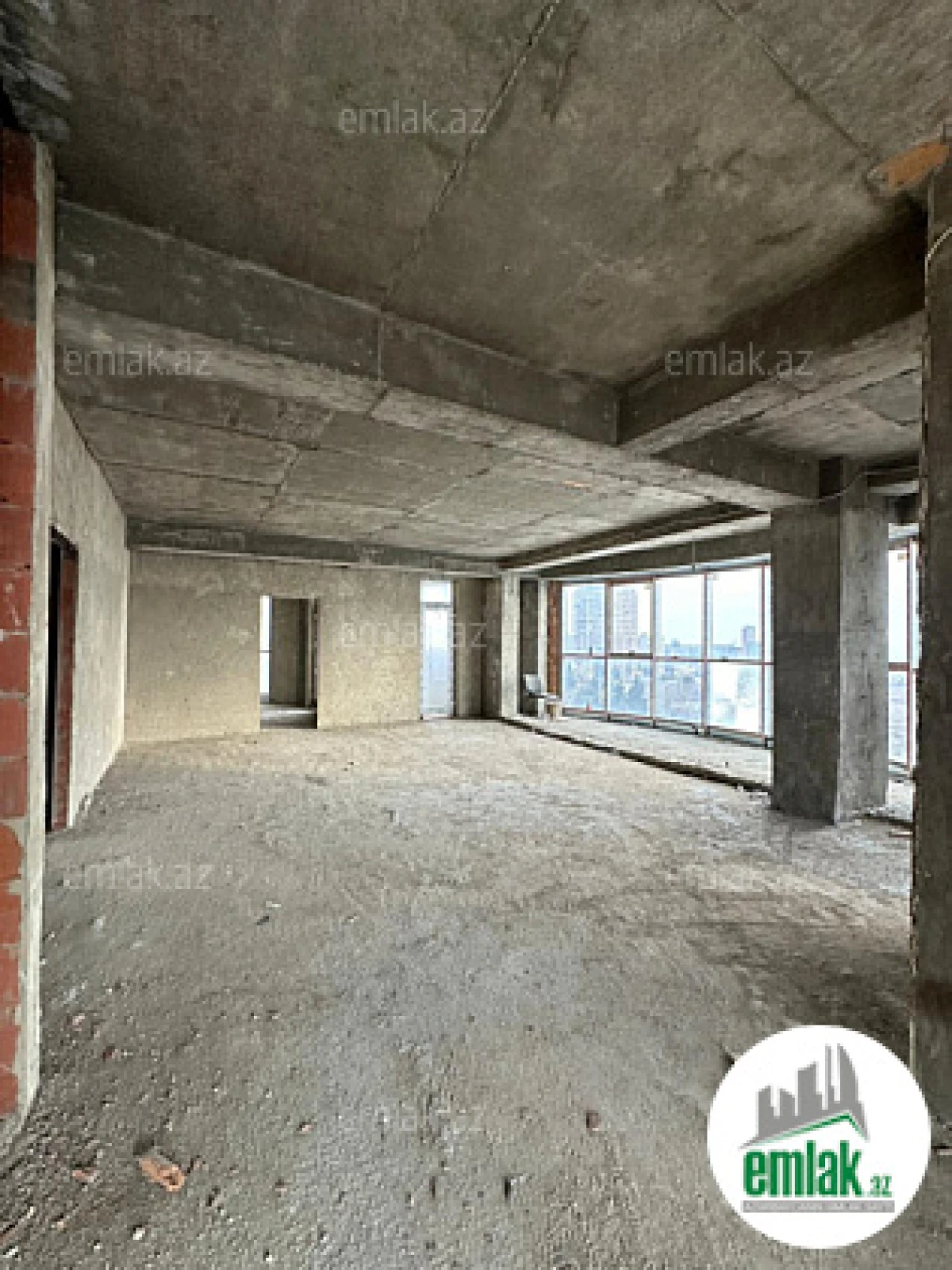 Satılır 4 otaqlı yeni tikili 200 m²