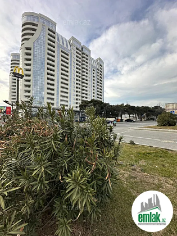 Satılır 4 otaqlı yeni tikili 200 m²