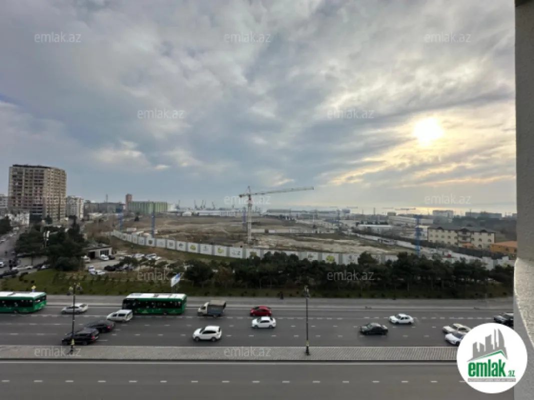 Satılır 4 otaqlı yeni tikili 200 m²