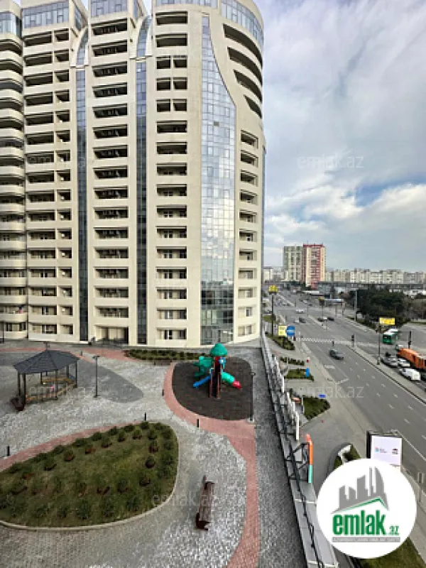 Satılır 4 otaqlı yeni tikili 200 m²