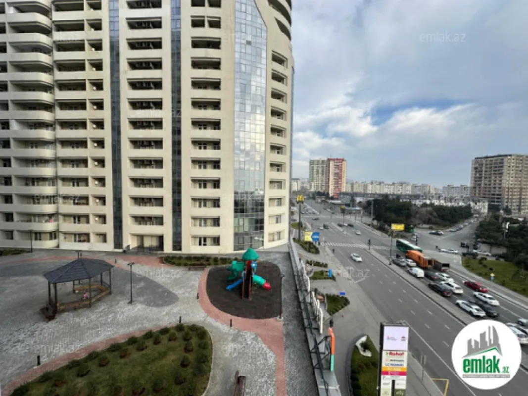 Satılır 4 otaqlı yeni tikili 200 m²