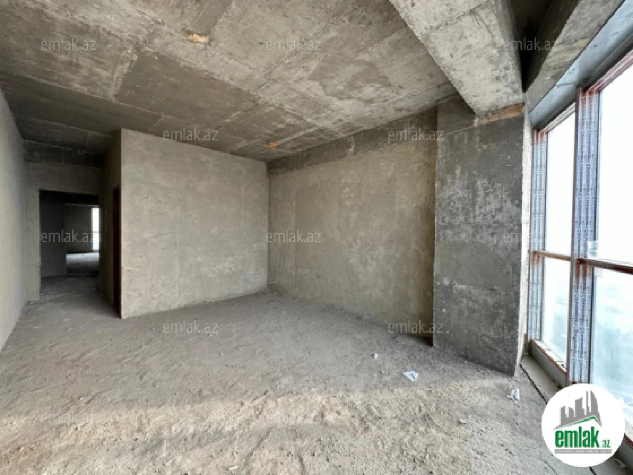 Satılır 4 otaqlı yeni tikili 200 m²