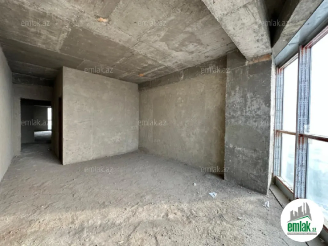 Satılır 4 otaqlı yeni tikili 200 m²