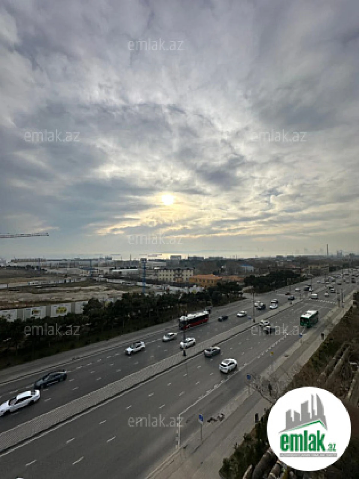 Satılır 4 otaqlı yeni tikili 200 m²