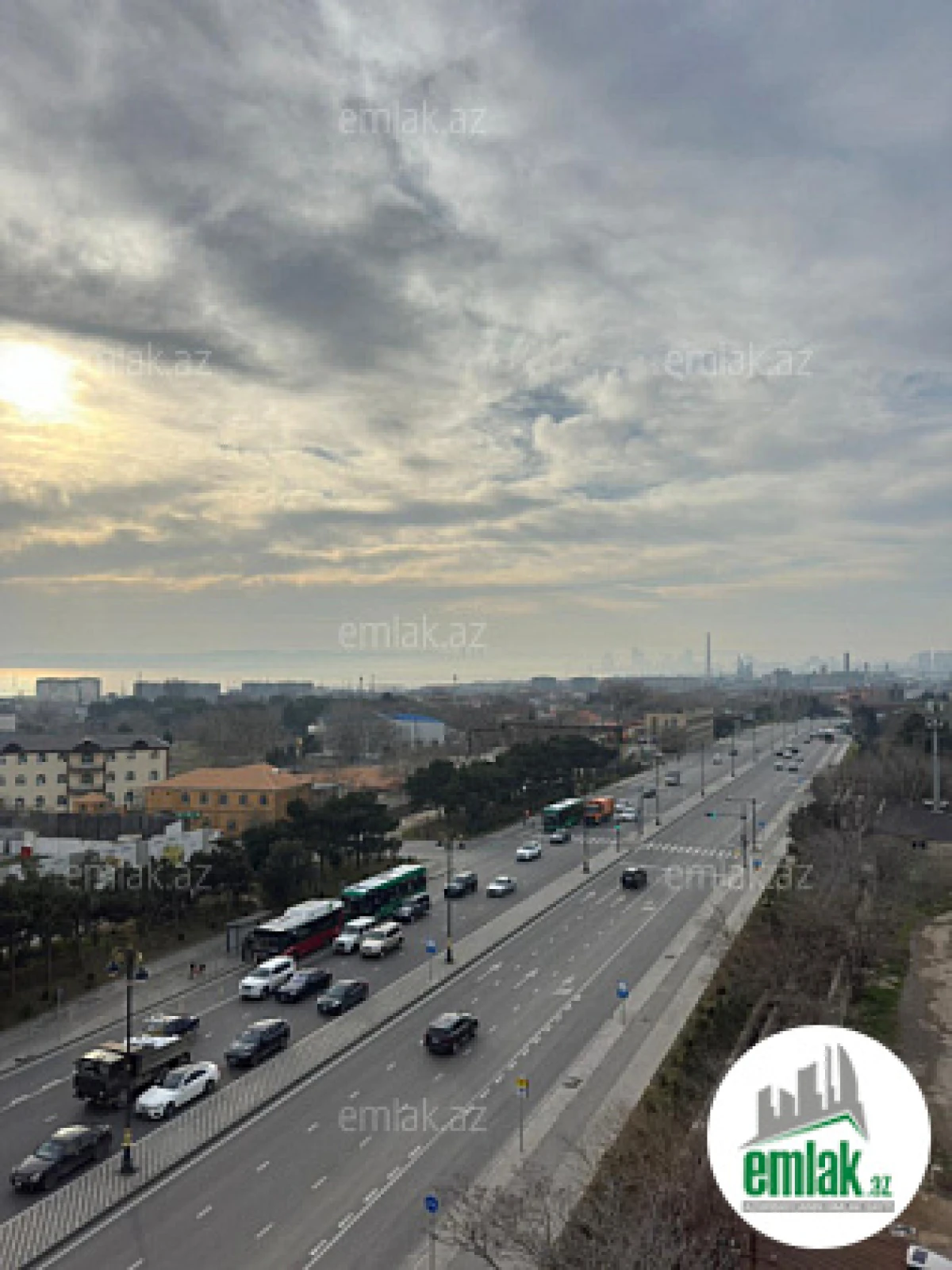 Satılır 4 otaqlı yeni tikili 200 m²