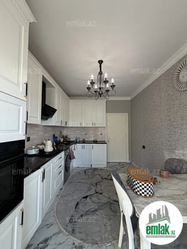 Satılır 4 otaqlı yeni tikili 110 m²