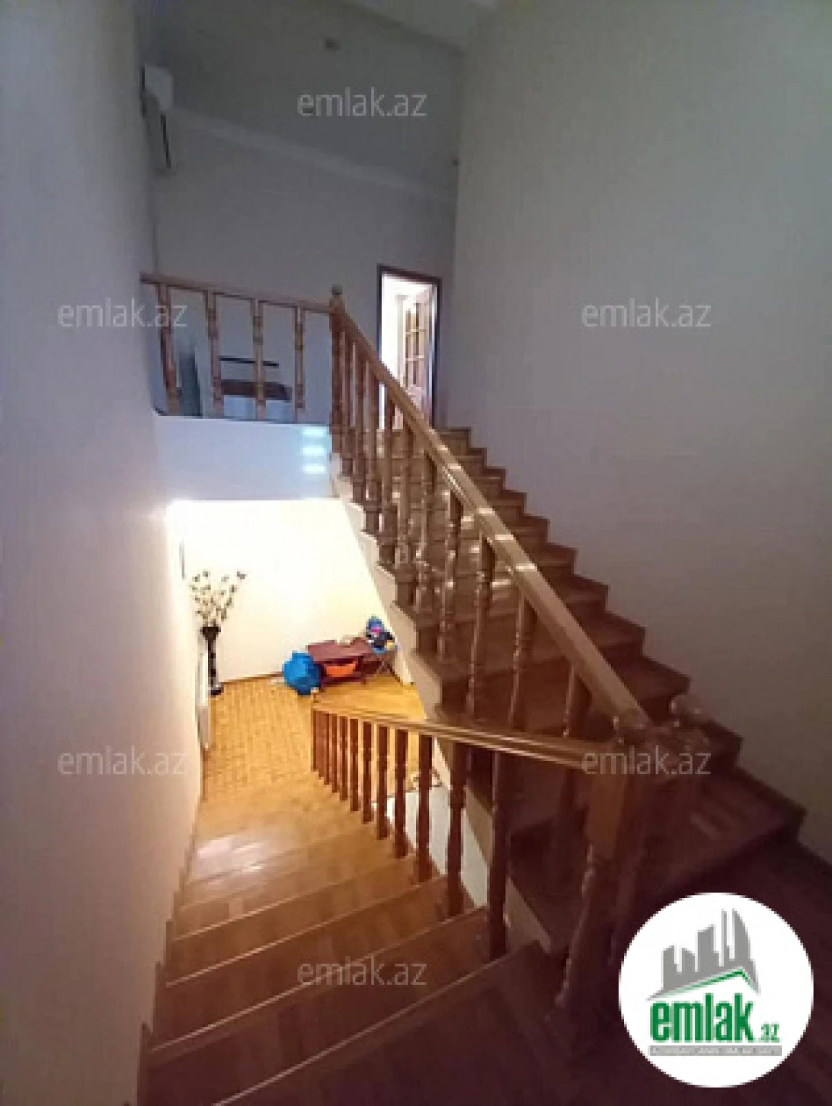 Satılır 6 otaqlı həyət evi 280 m²