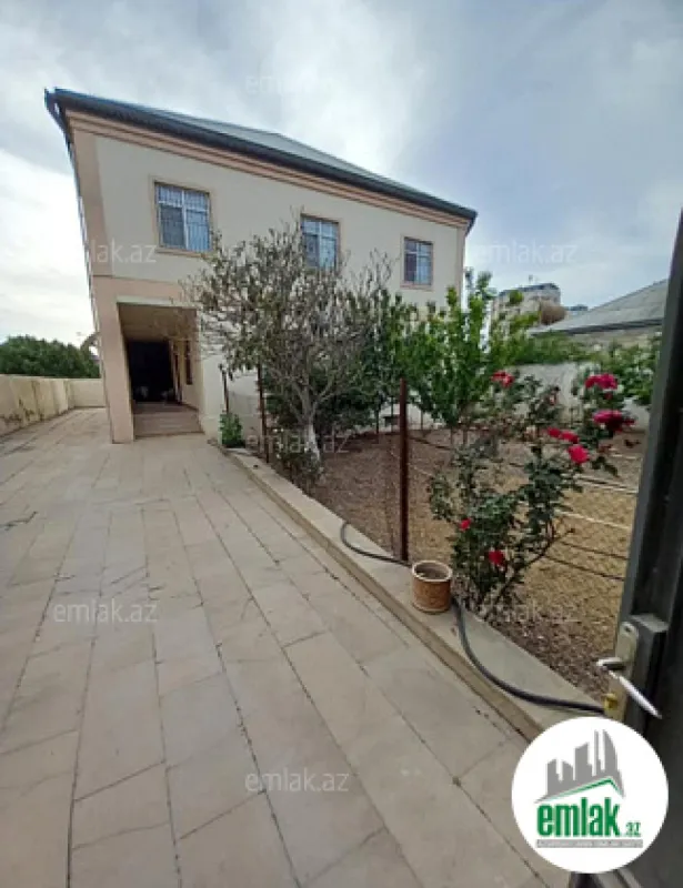 Satılır 6 otaqlı həyət evi 280 m²