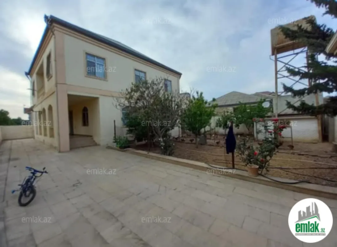 Satılır 6 otaqlı həyət evi 280 m²