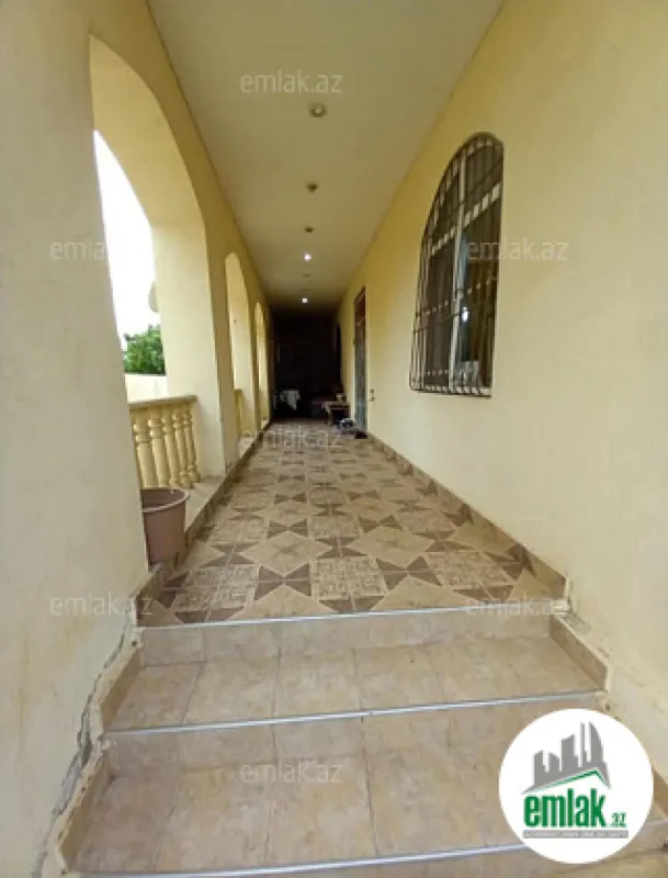 Satılır 6 otaqlı həyət evi 280 m²