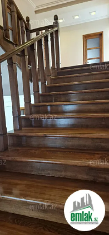 Satılır 7 otaqlı həyət evi 330 m²