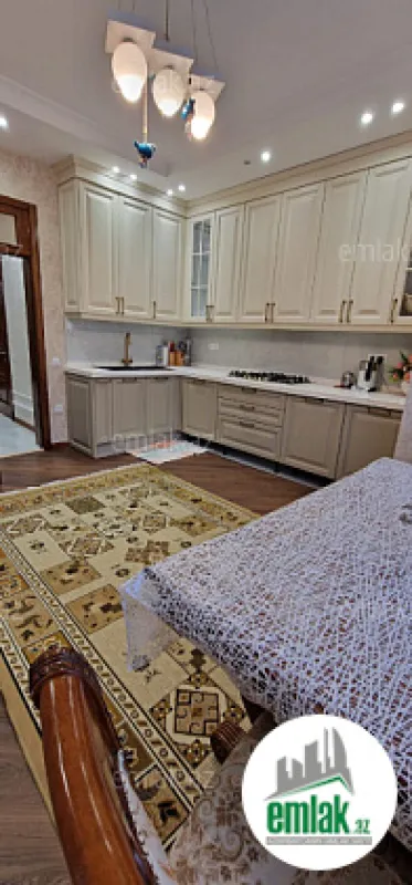 Satılır 7 otaqlı həyət evi 330 m²