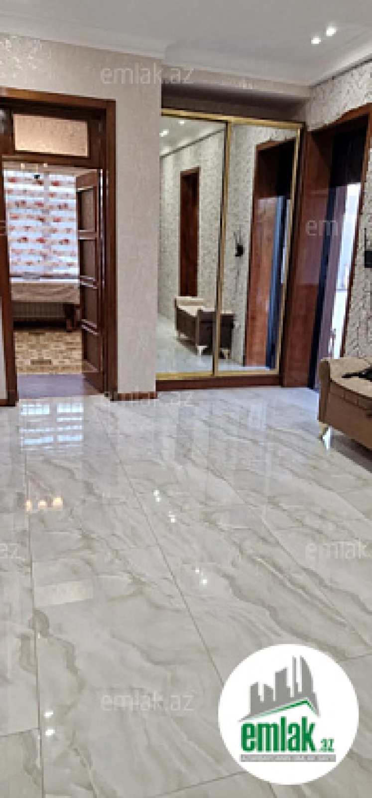 Satılır 7 otaqlı həyət evi 330 m²