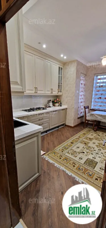 Satılır 7 otaqlı həyət evi 330 m²