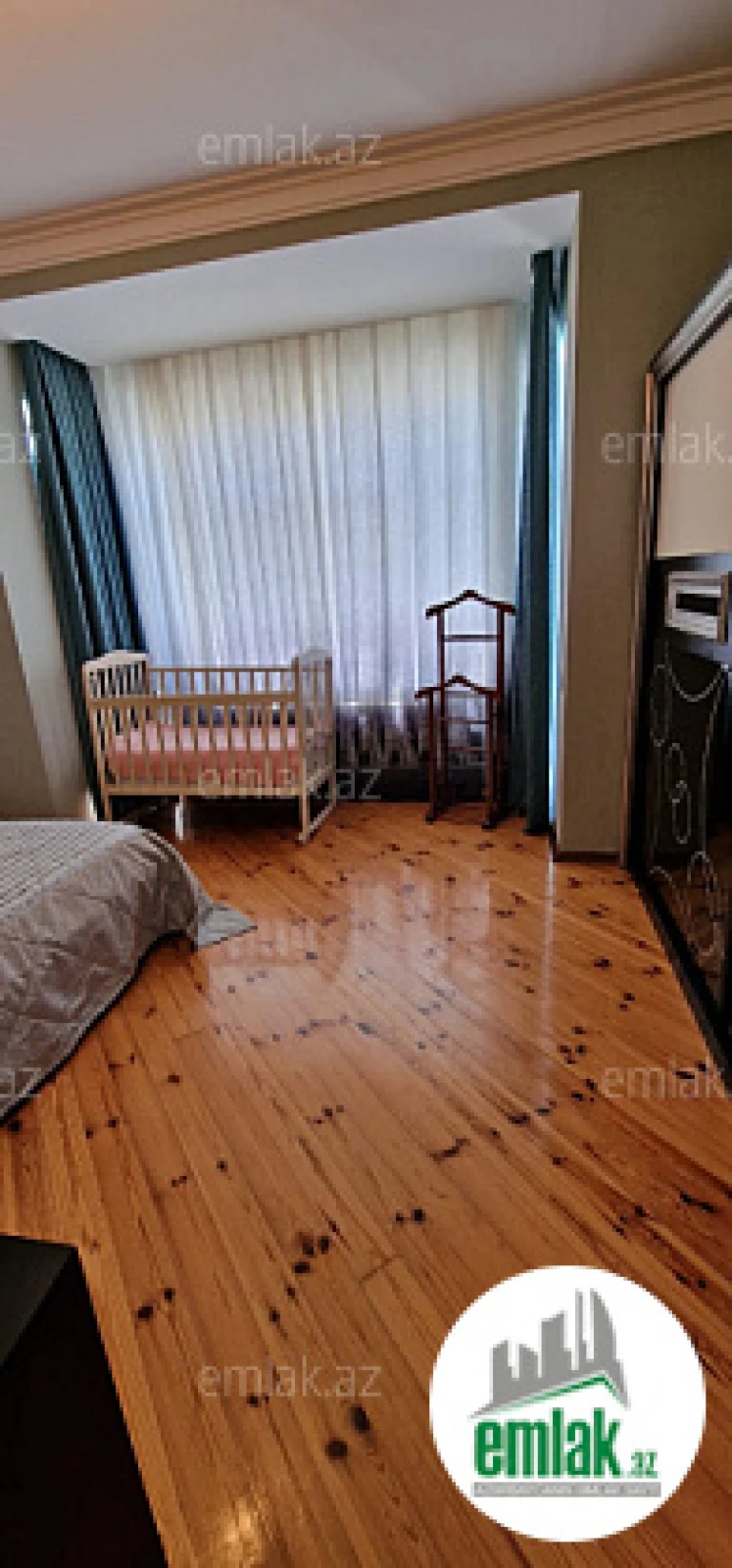 Satılır 7 otaqlı həyət evi 330 m²