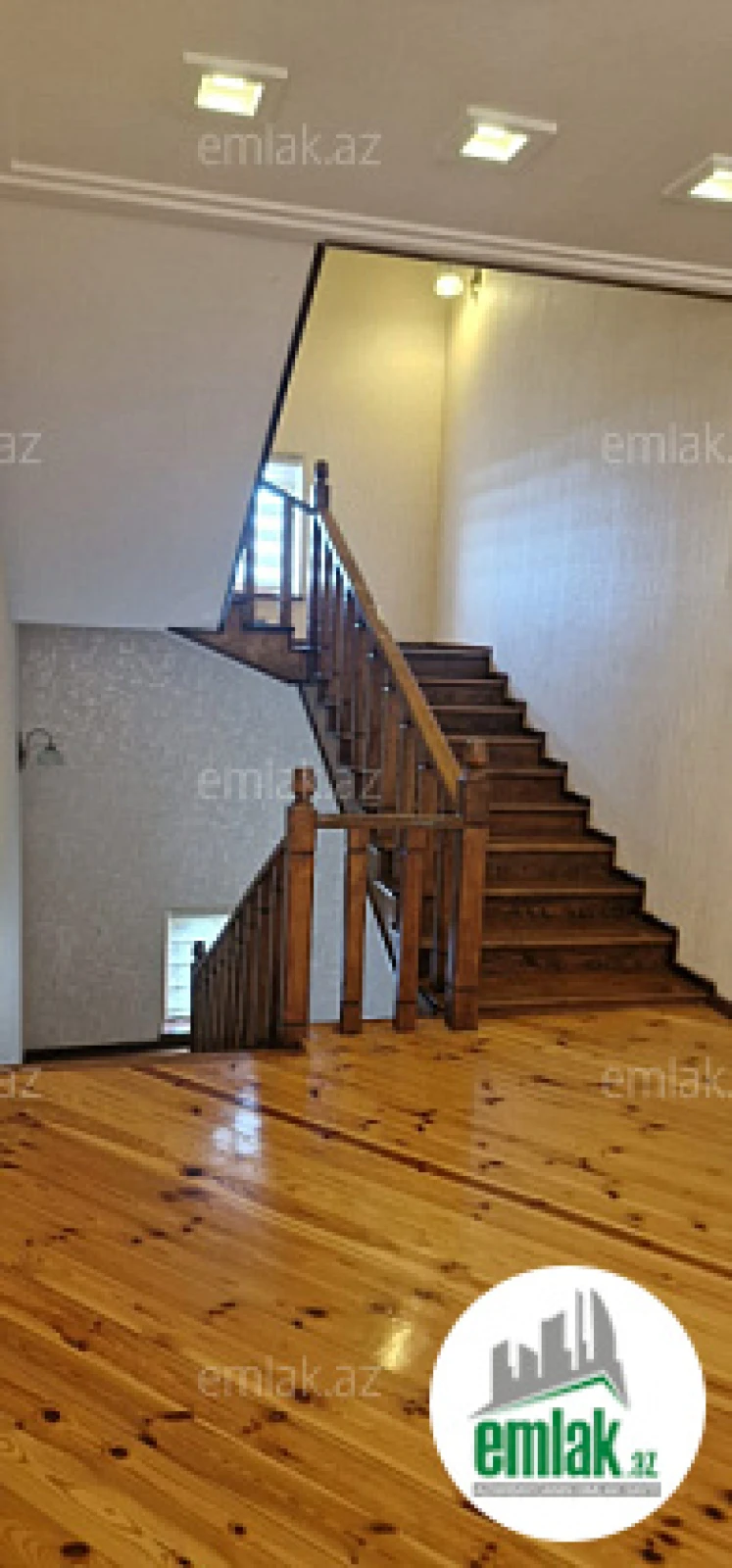 Satılır 7 otaqlı həyət evi 330 m²