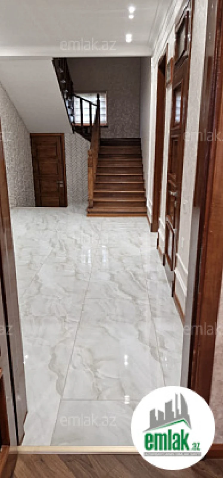 Satılır 7 otaqlı həyət evi 330 m²