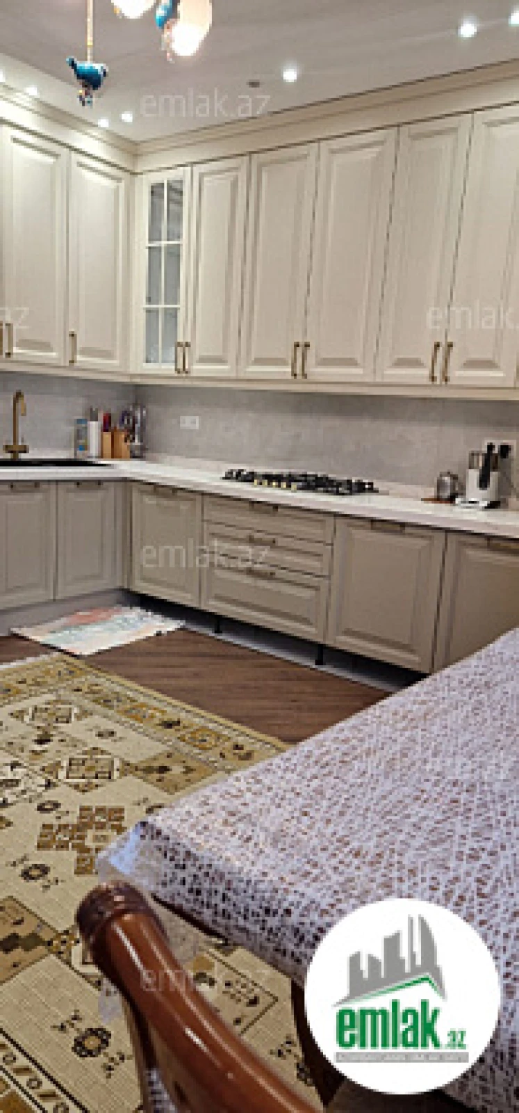 Satılır 7 otaqlı həyət evi 330 m²