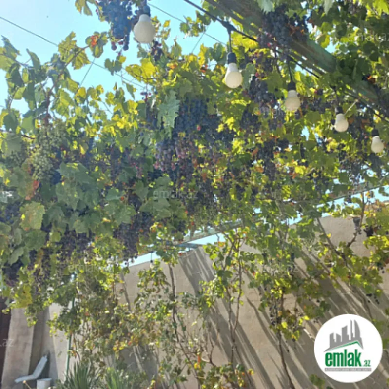 Satılır 3 otaqlı həyət evi 140 m²