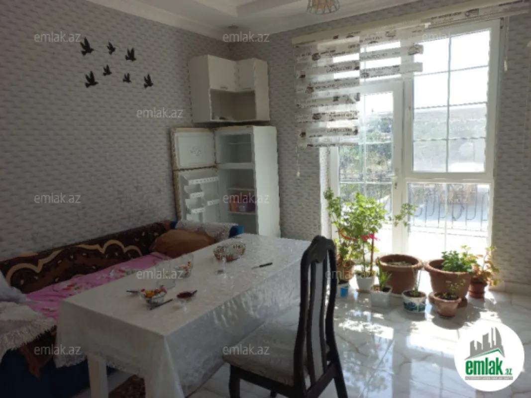 Satılır 3 otaqlı həyət evi 140 m²